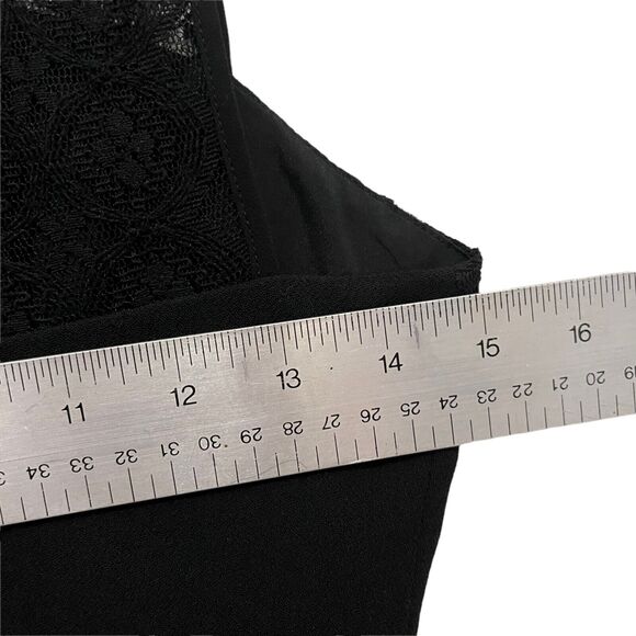 BCBGeneration LBD Dress Women’s Lace Neckline Keyhole Back Fit and Flare SZ 0 - Picture 6 of 12